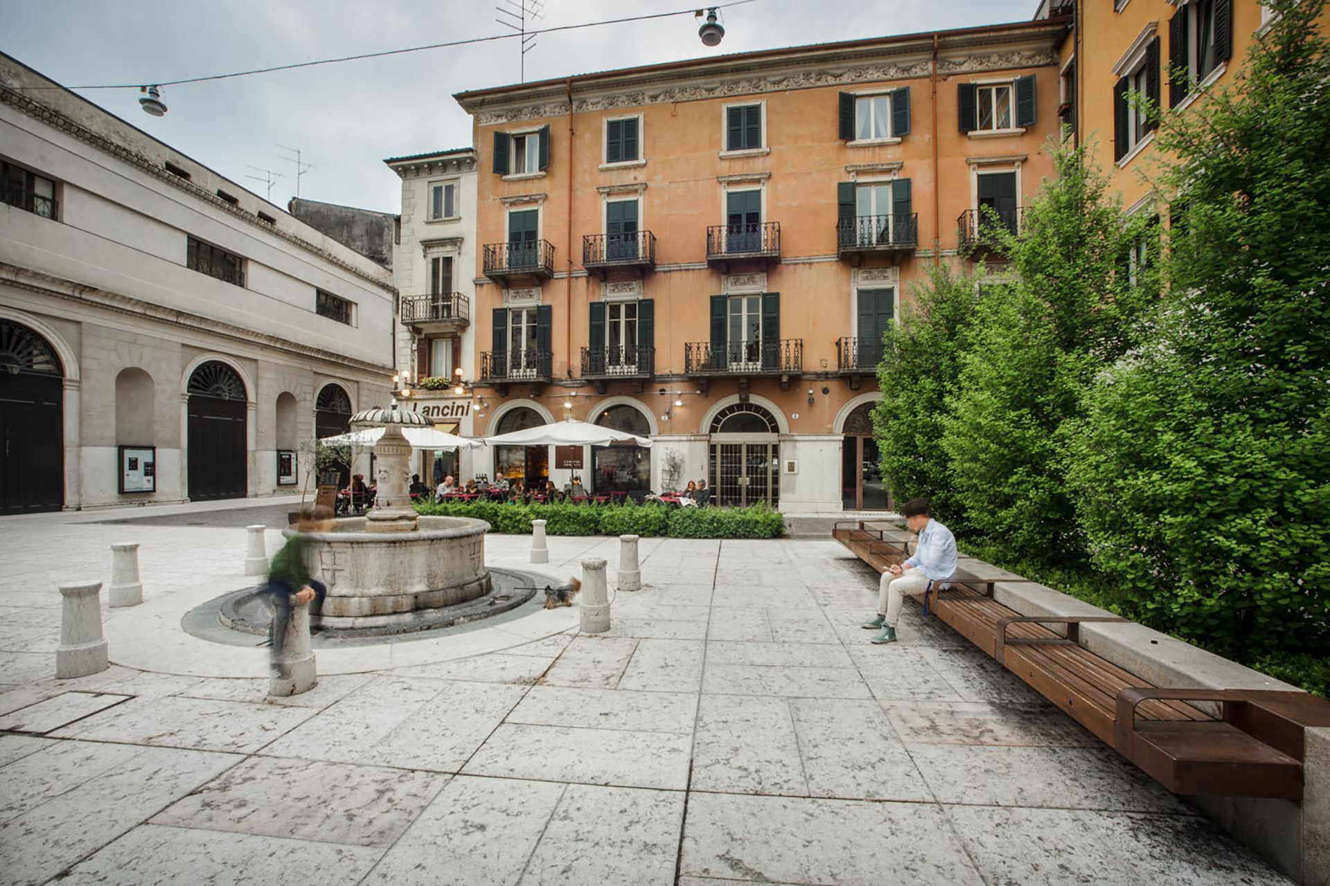 restyling sedute e pavimentazione piazzetta Navona